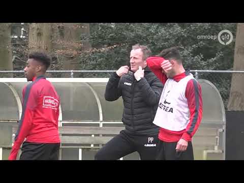 NEC-trainer De Gier op de bres voor Pothuizen en Muslu