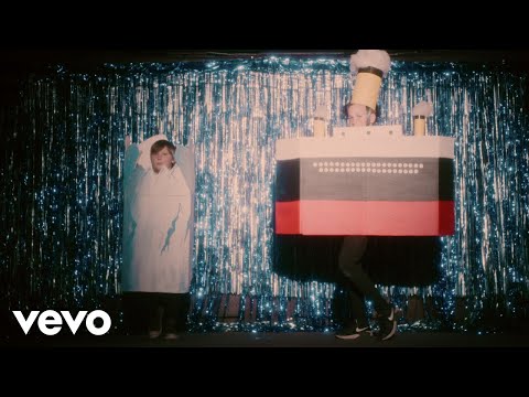 Cosmo's Midnight - Titanic (Official Video)