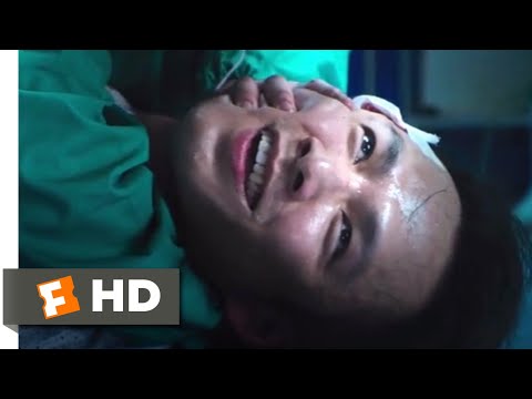 スリー (2017) - 抵抗する手術シーン (1/10) ｜Movieclips (Three (2017) - Resisting Surgery Scene (1/10) | Movieclips)