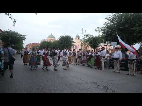 Spod Turbaca - Parada zespołów.       25 Międzynarodowy Festiwal Tańca Ludowego , Mohacs, Węgry 2022