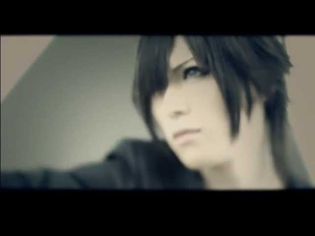 Vídeo relacionado con LAS MEJORES BANDAS ACTIVAS DEL VISUAL KEI: Con este libro conocerás las mejores bandas activas que hay en el Visual Kei. Bandas japonesas