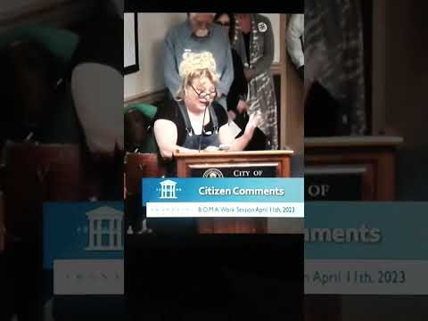 former SNL star Victoria Jackson talks at City hall.