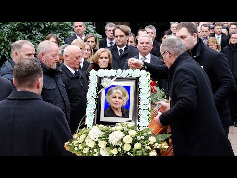 Exklusive Aufnahmen: Die Beerdigung von Brigitte Bardot in Südfrankreich