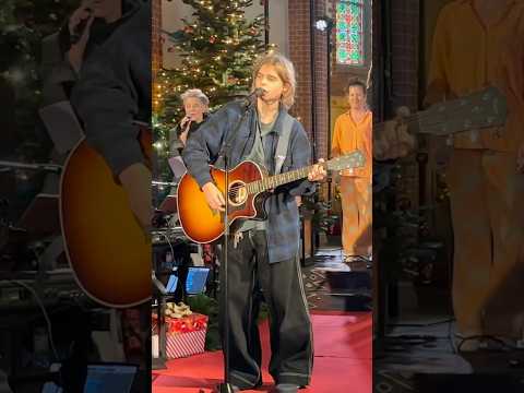 Happy Xmas (when the soundcheck sounds 🔥🔥🔥) #oscarstembridge #johnlennon @johnlennon #shorts