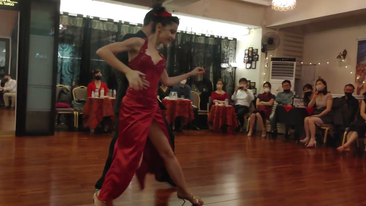 Video thumbnail for [Milongueando En El '40 - Forever Tango] Miguel Calvo & Pelin Ercan
