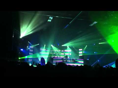 Thomas Gold Edmonton Sing2Me live