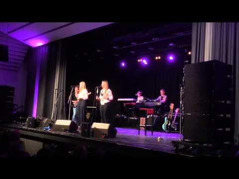 Still into you - estetkonsert på Peder Skrivares Skola i Varberg 2013-11-22