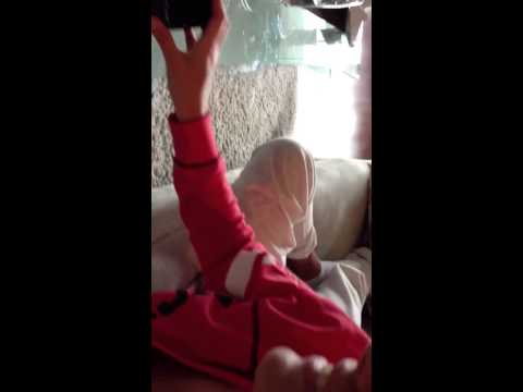 Elise spiser frokost