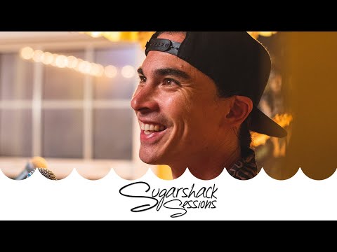 KBong & Johnny Cosmic - Livin' Easy  (Live Music)