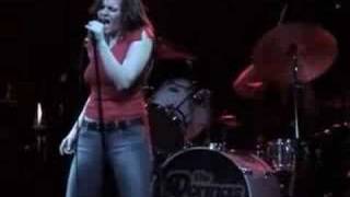 The Donnas - It's On The Rocks (Live)