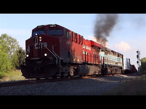 CMQ 1006 [CP 421] Meets CP 7014 [CP 112] at Baxter, ON | CMQ 1006 puts on smoke show!