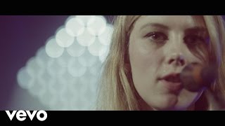 Wolf Alice - &quot;Fluffy&quot; (Live) - (Vevo LIFT UK)