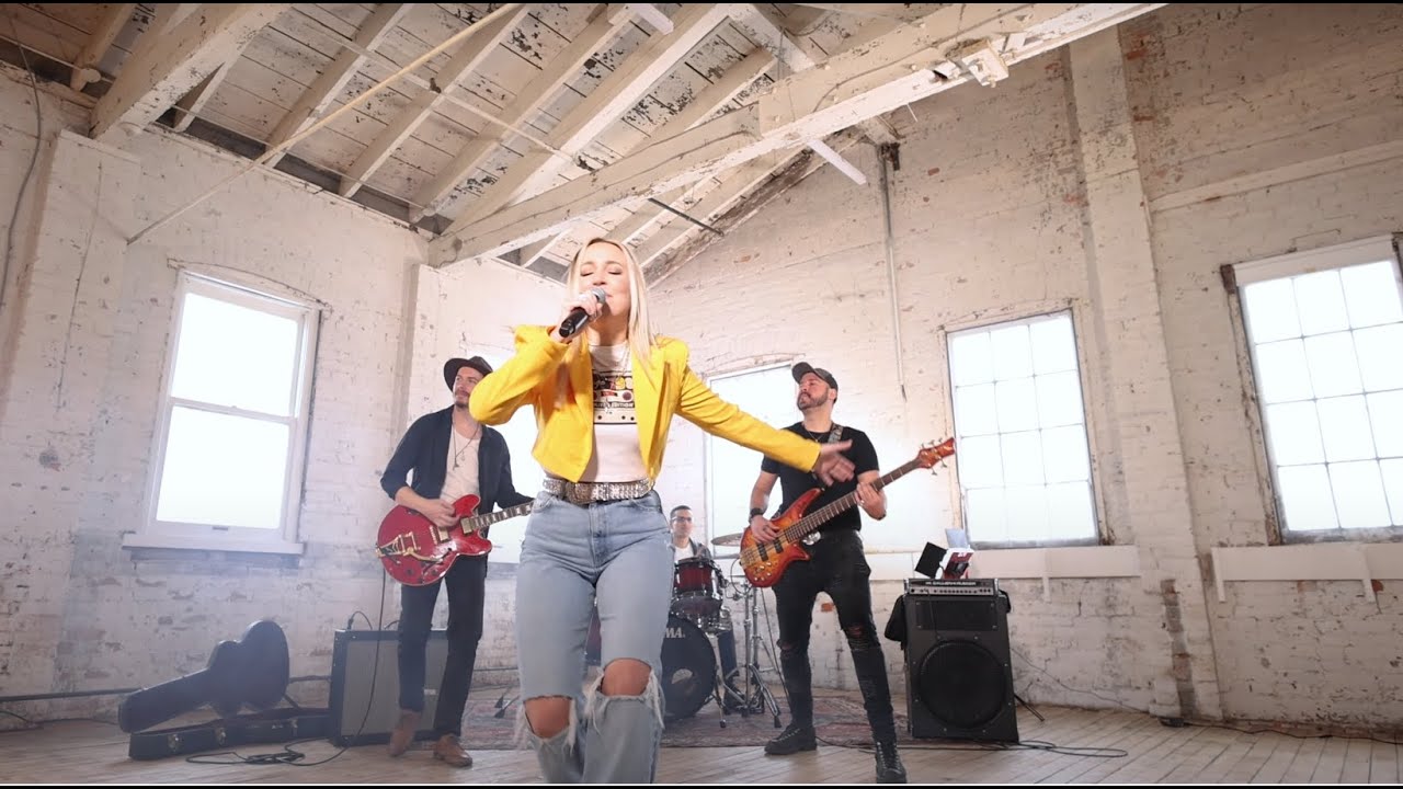 Promotional video thumbnail 1 for Elyse Saunders - recording artist