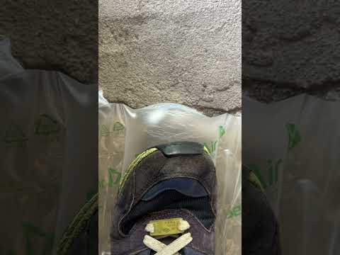 Air bubbles pop - guess when they EXPLODE . #asmr #explode #airbubble