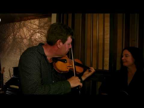 Robert Zielinski & Kate Burke : Rolling In The Barrel