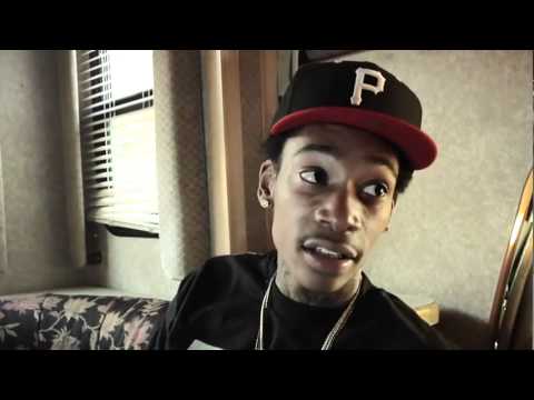 Wiz Khalifa at Rock the Bells 2010 - Says he spends about 10000 a Month for Weed