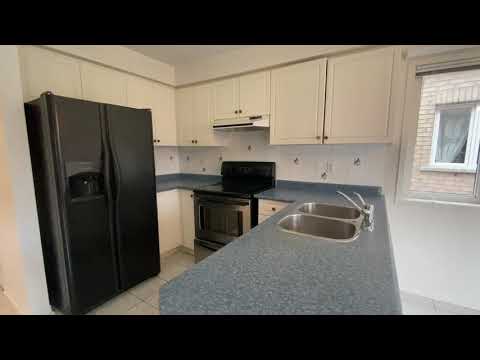 341 Yellowood Circle, Thornhill, Ontario L4J 8L8
