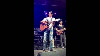 Trent Tomlinson sings &#39;Purple Rain&#39; @ Legend Valley Ohio Country Jam 2016!