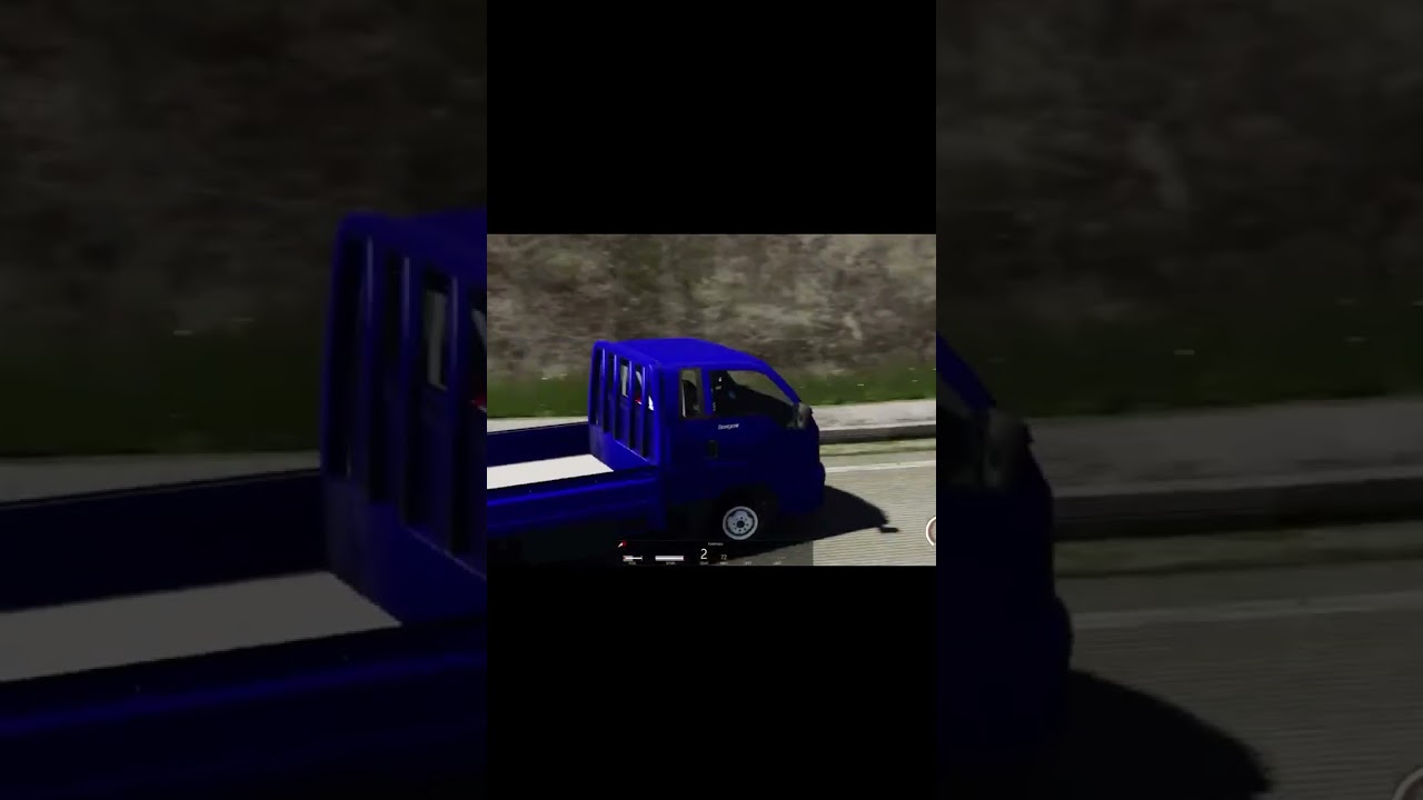 뒤에 따라오는 파란차는 뭐야?