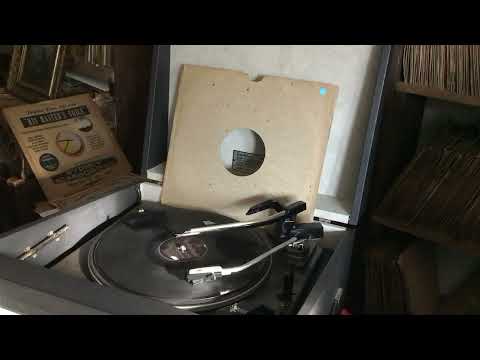 Someone’s in the kitchen with Dinah… By… Harry Parry & His Radio Sextet. 1945