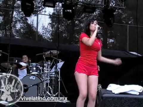 Presentación - Javiera Mena en el Festival Vive Latino 2008 - "Cuando hablamos"