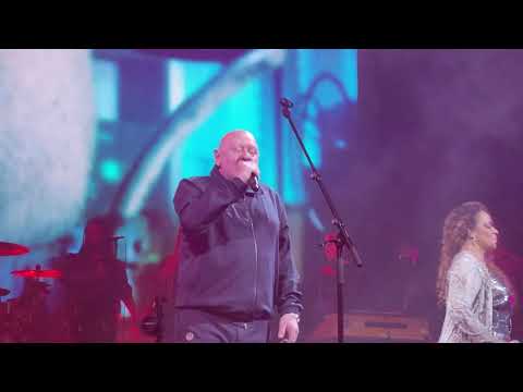 Gorillaz - DARE feat. Shaun Ryder and Rowetta Live at The O2 Arena, London, 11/08/21