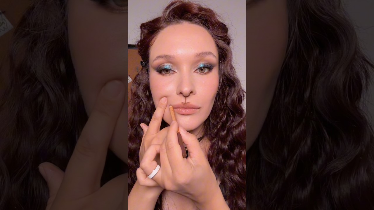 Лайфхак для объемных губ