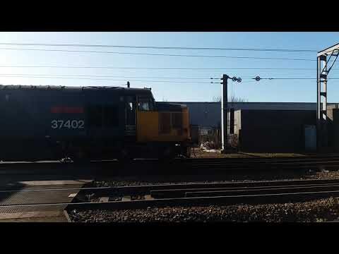 (BR 37402 Stephen Middlemore) Chugging Away At Crown Point Norwich
