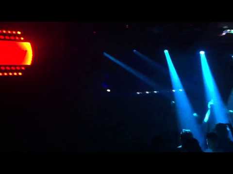 ilan Bluestone getting hot @ Ministry of Sound The Gallery