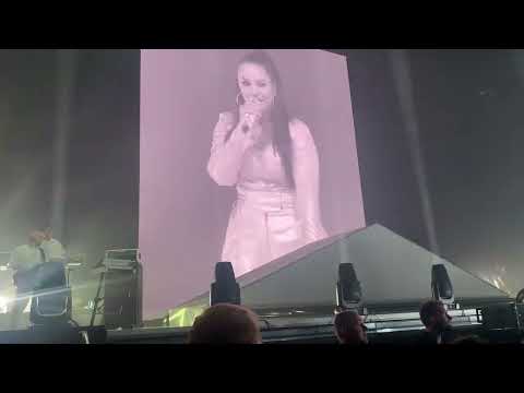Ewa Farna - Boží mlejny melou (Praha, O2 Arena, 14.10.2023)