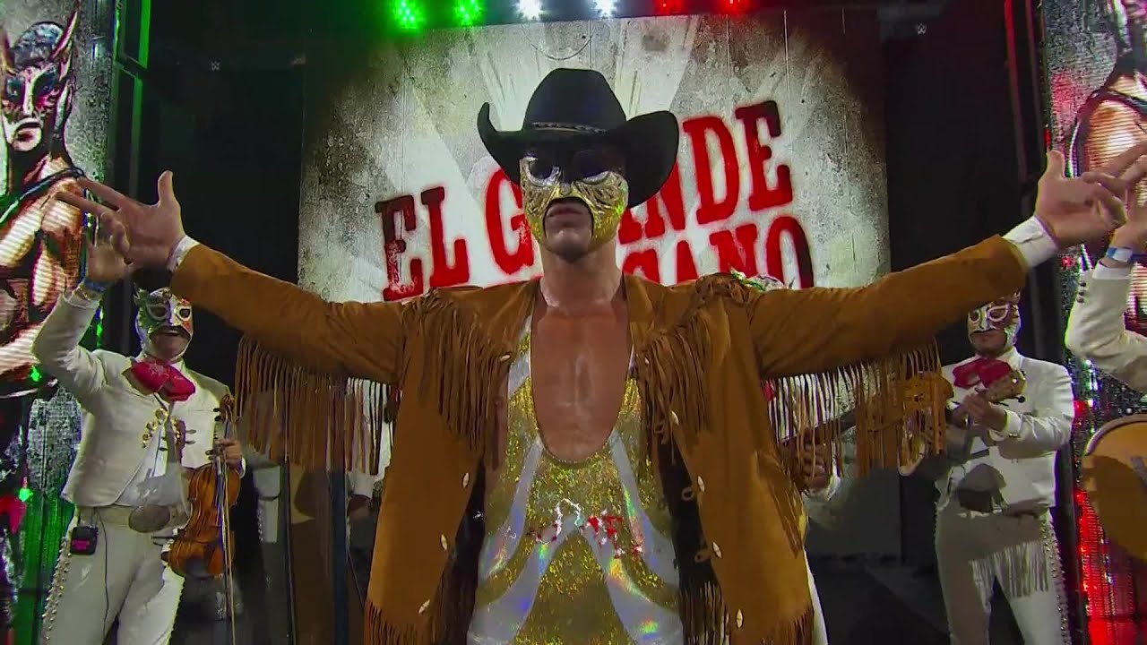 El Grande Americano makes a grand entrance with the entire arena in his corner: Noche de Los Grandes