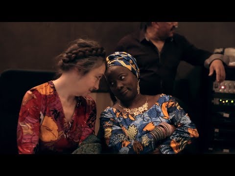 Angélique Kidjo invite Catherine Ringer "Il est cinq heures, Paris s'éveille" #SessionUnik