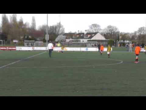 27 april 2013 VV De Meern E5 - SCH E1 com 4-7 Gijs op dreef