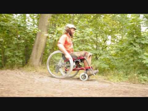 Na invalidním vozíku do terénu? S CrossDrive to zvládneš!