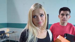 Busty MILF teacher American girl 👧 