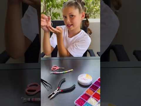 DIY: Breloc din Mărgele – Ușor de Făcut, Perfect de Dăruit!