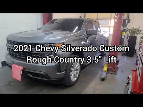 Rough Country 3.5\" Lift Kit on a 2021 Chevy Silverado