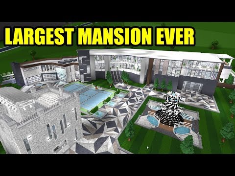 Touring The Largest Mansion Ever With The Creators Roblox Welcome - touring the largest mansion ever with the creators roblox welcome to bloxburg