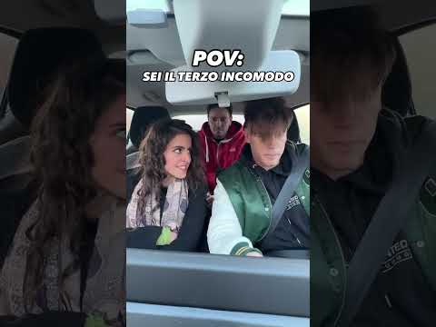 QUANDO SEI IN MACCHINA CON LA TUA RAGAZZA & IL TUO MIGLIORE AMICO MA...😅iPantellas & Roberta Nicosia