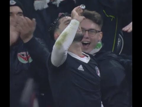 Szoboszlai Dominiknak beüt a pálesz. :D (leírást nézd meg)