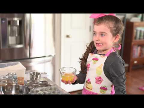 Amazing Six-Year Old Chef - Chef Paisley Makes Mini Muffins
