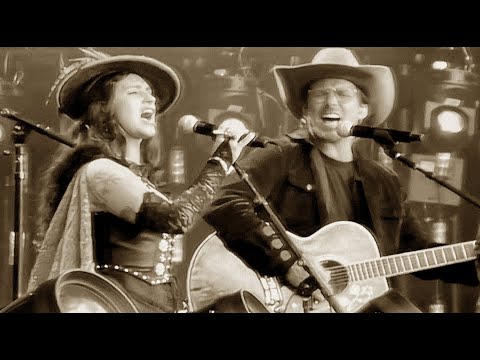 Lukas Nelson w/Sierra Ferrell - "Unknown Legend" (Neil Young Cover) - Live @ Farm Aid, MN - 9/20/25