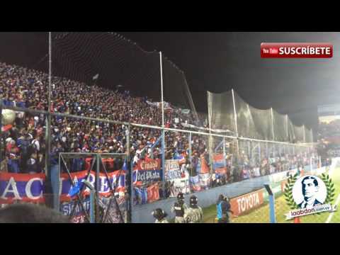 "Tantos años de locura" Barra: La Banda del Parque &bull; Club: Nacional