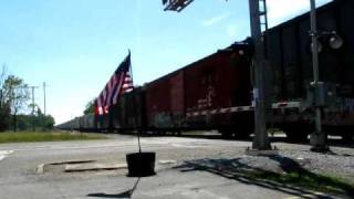 preview picture of video 'CSX Freight Along the Old Monon in Reynolds, IN'