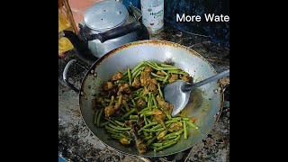 ឆាគ្រឿងសាច់មាន់ជាមួយសណ្តែកគួរ។ Stir fry Chicken with Long Bean@countrysidelife2715