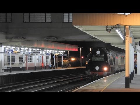 Clan Line 35028 pulls The Waterloo Sunset 9/7/17