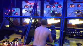 preview picture of video 'A dedicated basketball player in an arcade in China'
