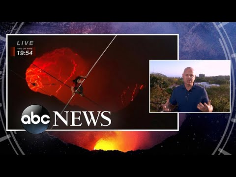雜技師詳解歷史性的火山高空走鋼絲 l ABC News (Acrobat details historic volcano high-wire walk l ABC News)