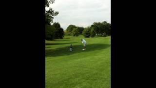 preview picture of video 'Les deux premiers trous du Golf Club de Bourges'