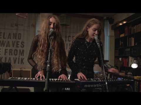 Let's Eat Grandma - Sink (Live on KEXP)